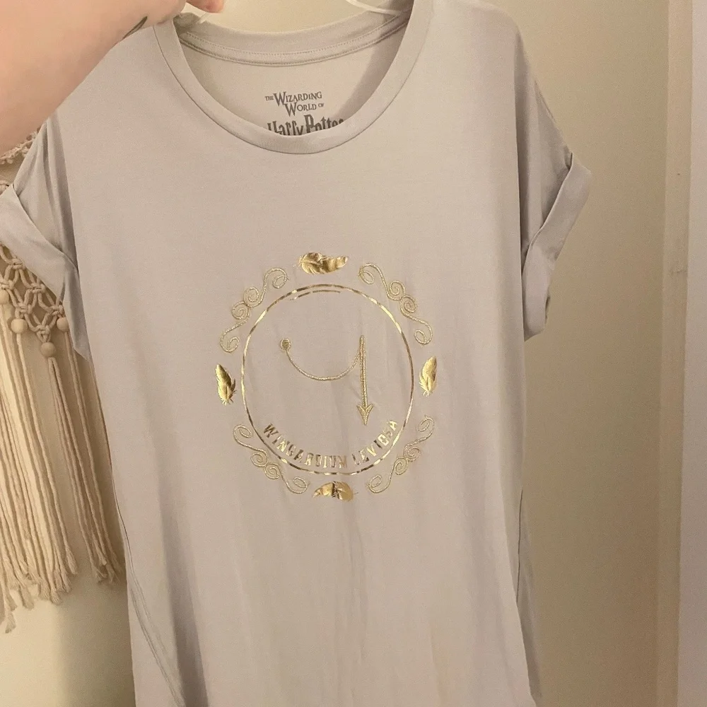 NWOT Universal Studios Magical Spells Wingardium Leviosa Women's T-Shirt - Picture 5 of 7